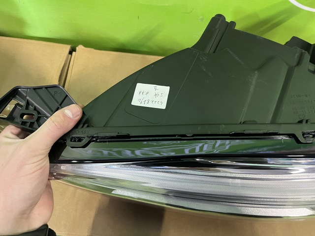 Фара левая Volvo 31655721 цена, от 1015.80 USD