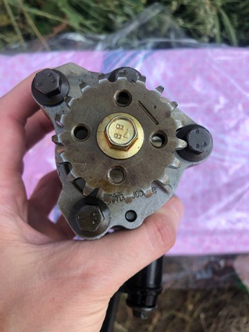 LF0214100 Ford Bomba de óleo