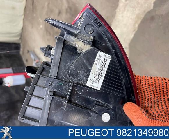 Фонарь задний левый внешний 9821349980 Peugeot/Citroen