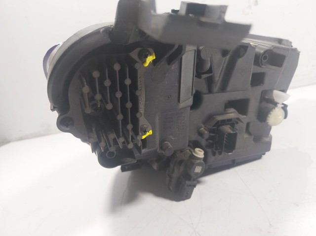 Фара левая Renault (RVI) 260602566R цена, от 571.25 USD