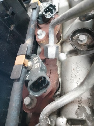 Купить LR073710 Land Rover Клапанная форсунка