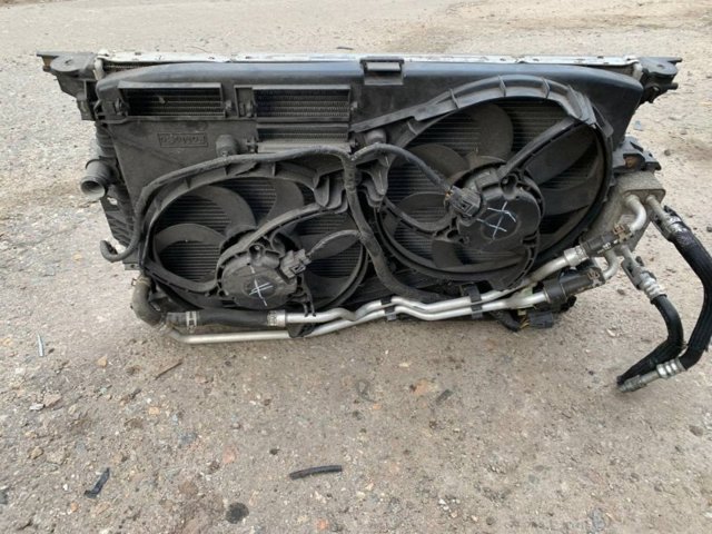 DG938005DC Ford Радиатор основной