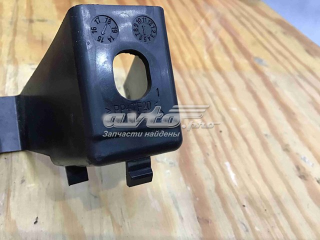LR090409 Land Rover 