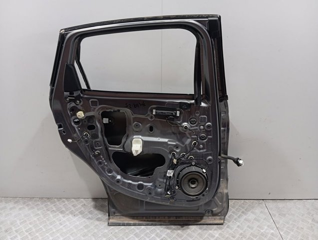 Задняя левая дверь Renault (RVI) 821014757R