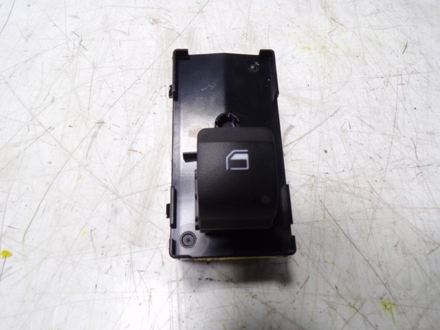 Кнопка подъемника заднего стекла 93581AB0004X Hyundai/Kia