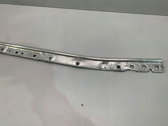 7357205 BMW Суппорт радиатора верхний