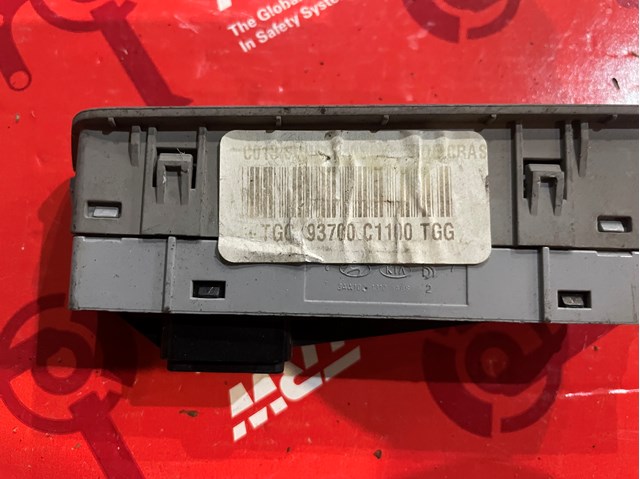 93700C1100 Hyundai/Kia 
