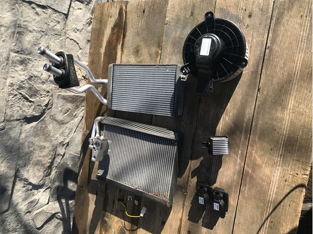 Compre Radiador de forno (de aquecedor) Mitsubishi Outlander 3