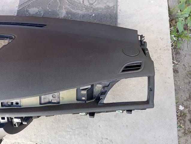 Купить 681000022R Renault (RVI) 
