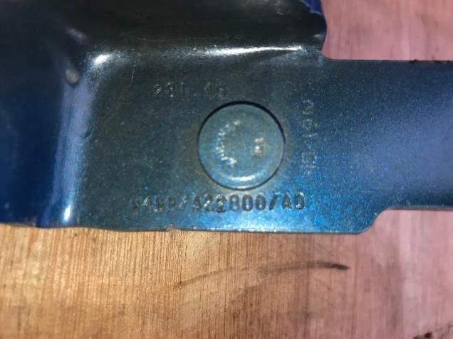 Дверной шарнир правый передний Ford H1BBA22800AD цена, от 16.45 USD