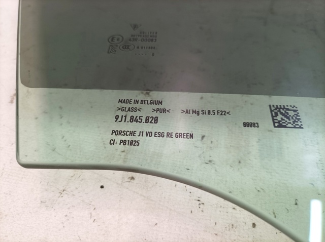 9J1845020 Porsche Стекло передней двери, правой