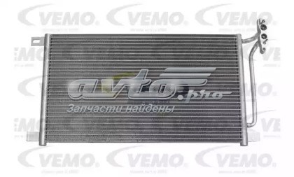 Радиатор кондиционера V20621017 VEMO