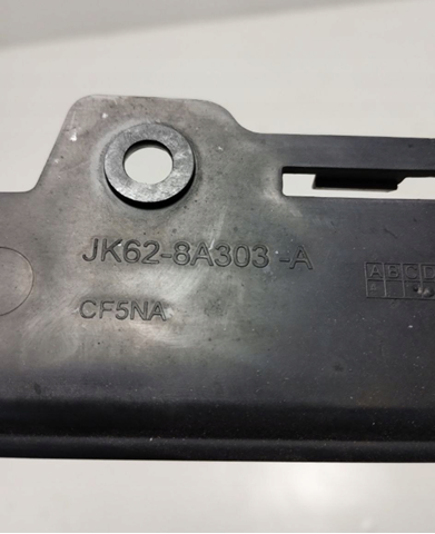 Купить LR098605 Land Rover Верхний дефлектор радиатора