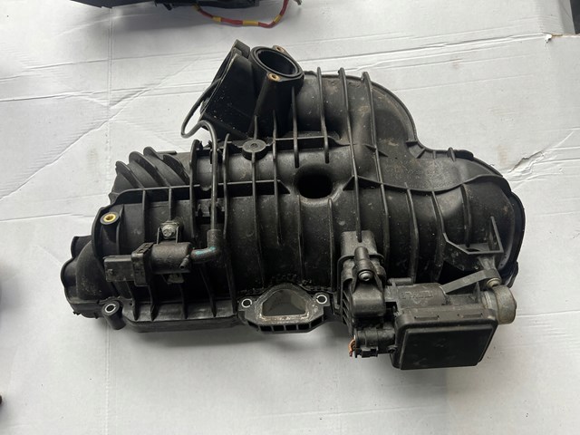 Прокладка впускного коллектора CHRYSLER 68142873AA