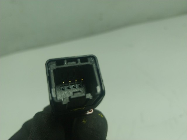 Botão de ativação do sinal de emergência Ford Kuga III DFK