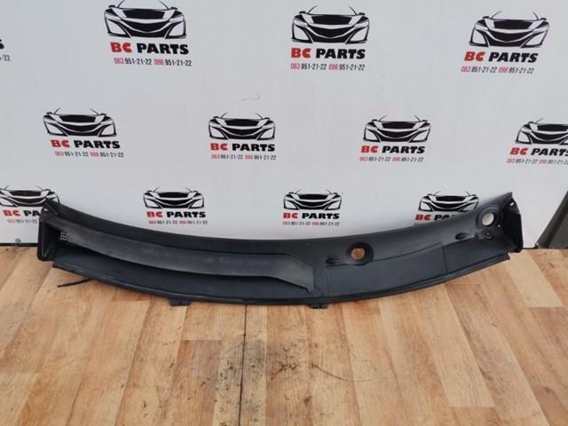 Купить 668626RR0B Nissan/Infiniti Водосток лобового стекла, жабо