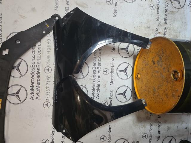 Pára-lama dianteiro direito A1698810201 Mercedes