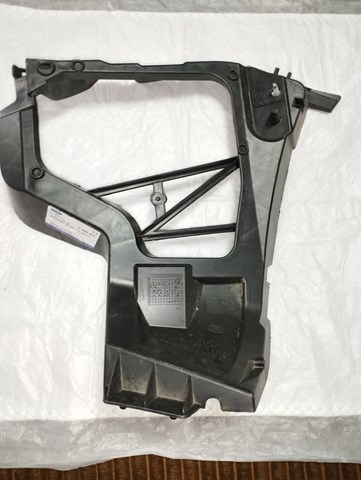 Левый кронштейн заднего бампера Ford 3M51R17E851AE