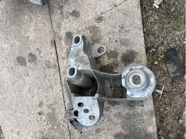 4B0199352D VAG 
