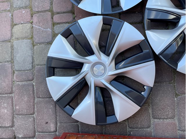  Tesla 104423500B