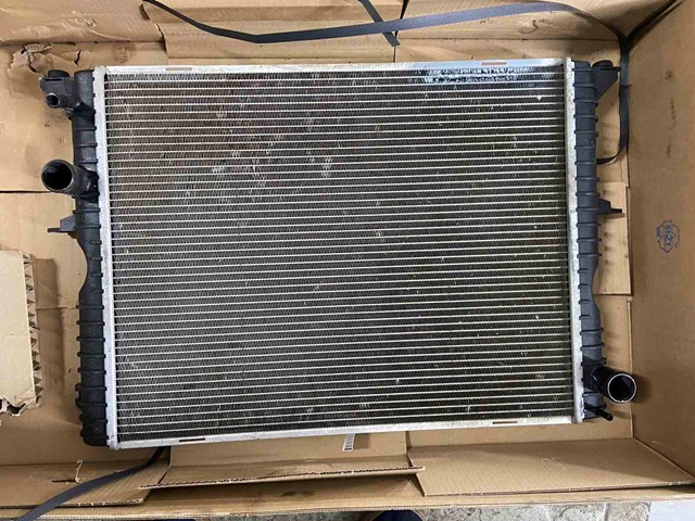 Радиатор охлаждения Land Rover PCC001020
