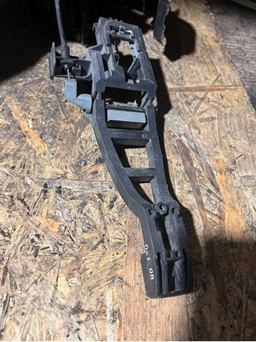 4M51A266B23 Ford 