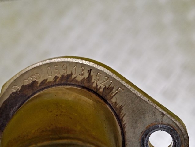 059131521K VAG Manguera Tuberia De Radiador (gases de escape) original y equivalente