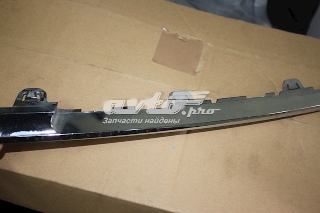 51117295272 BMW Молдинг бампера переднего, правый