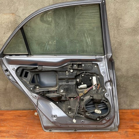 GK2C73020 Mazda Дверь пассажирская задняя левая