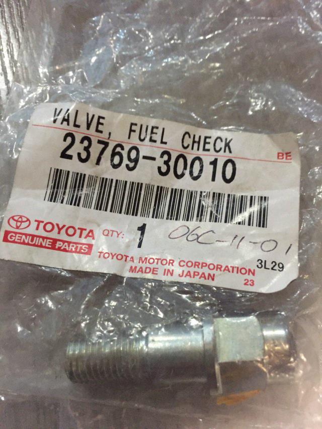 2376930010 Toyota regulador de pressão de combustível na régua de injectores