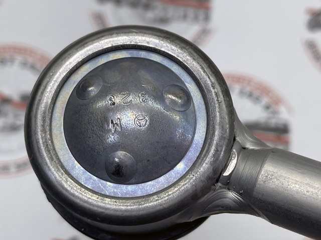 Стойка стабилизатора, переднего, правая Mercedes 2233236400