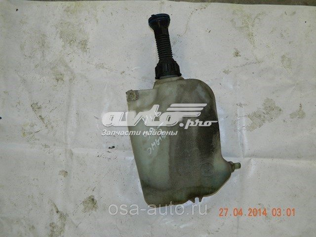 Бачок омывателя стекла на Peugeot 406  8B