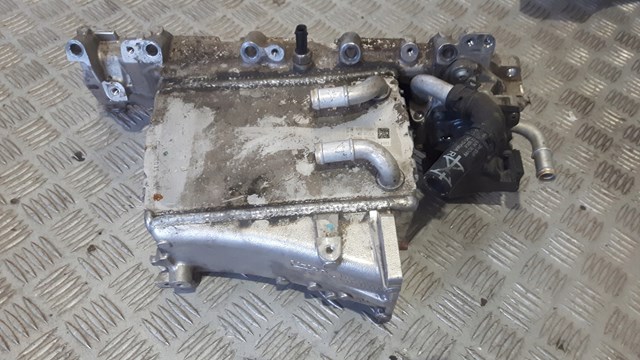 04L129766AJ VAG Коллектор впускной левый