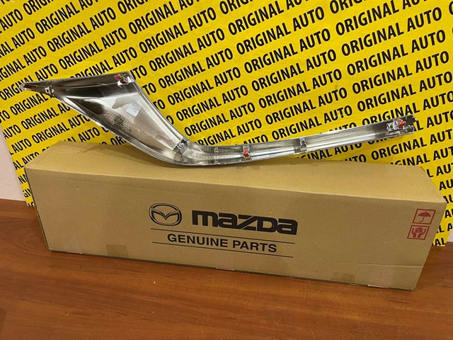 Молдинг решетки радиатора левый KSD4507K0 Mazda