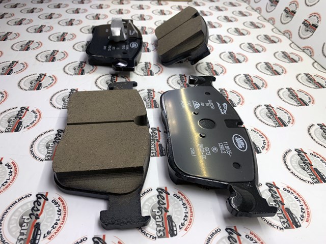 Передние тормозные колодки LR160444 Land Rover