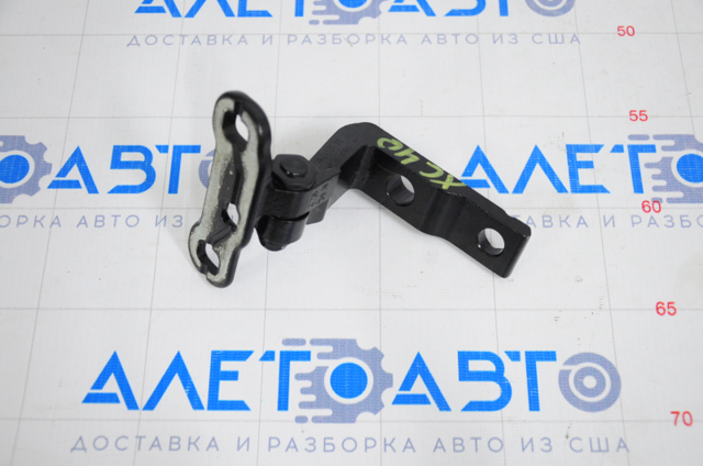 Петля двери передней правой 31424592 Volvo