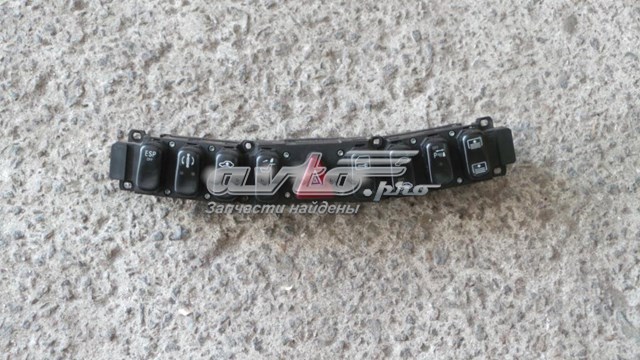 Блок кнопок центральной консоли Mercedes A2208214358 цена, от 15.24 USD