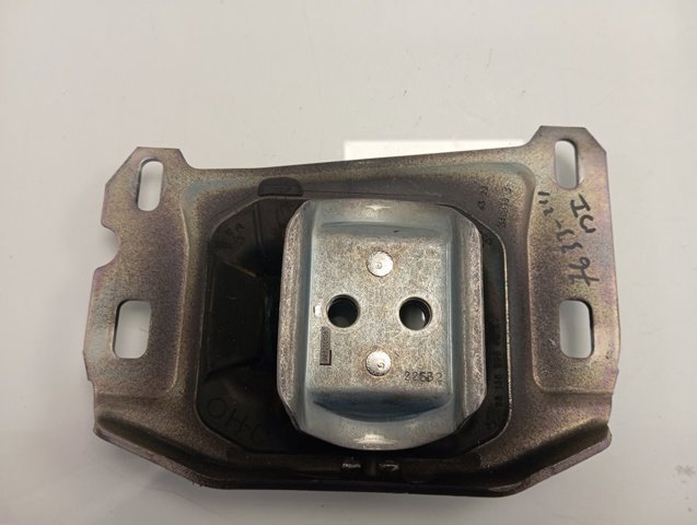 Подушка (опора) двигателя левая верхняя 9813699680 Peugeot/Citroen