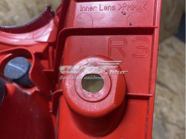 Фонарь задний внутренний правый Toyota 8155602730