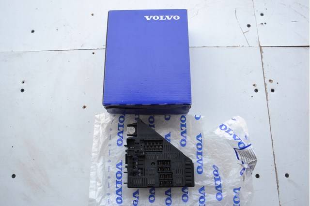 Купить 31409044 Volvo Монжатный блок реле