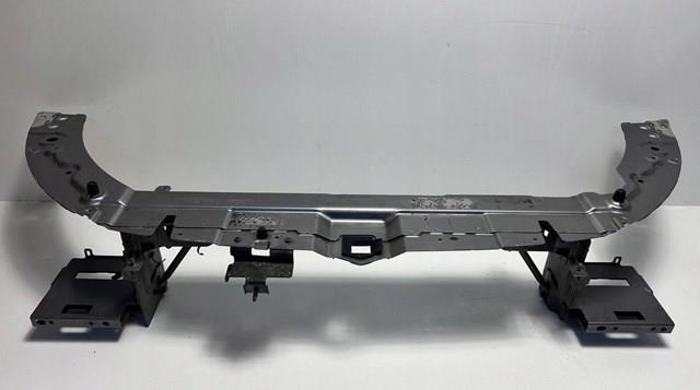Рамка радиатора LR084610 Land Rover