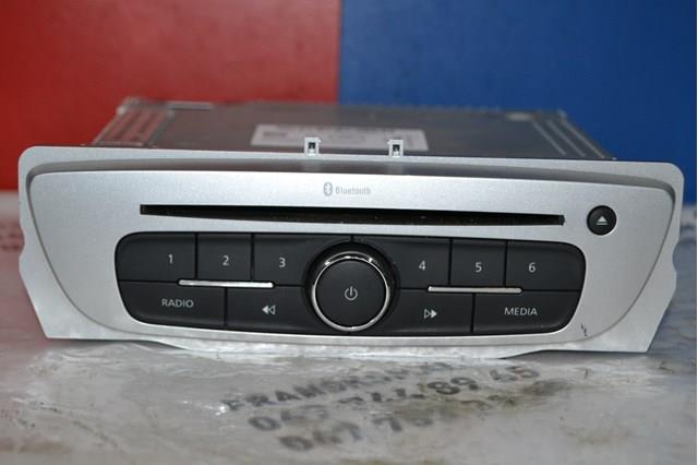 Магнитола (радио AM/FM) Renault (RVI) 281154696R цена, от 190.04 USD