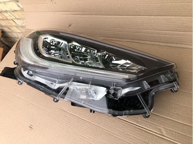 Правая блок фара Toyota 81105K0080 цена, от 535.64 USD