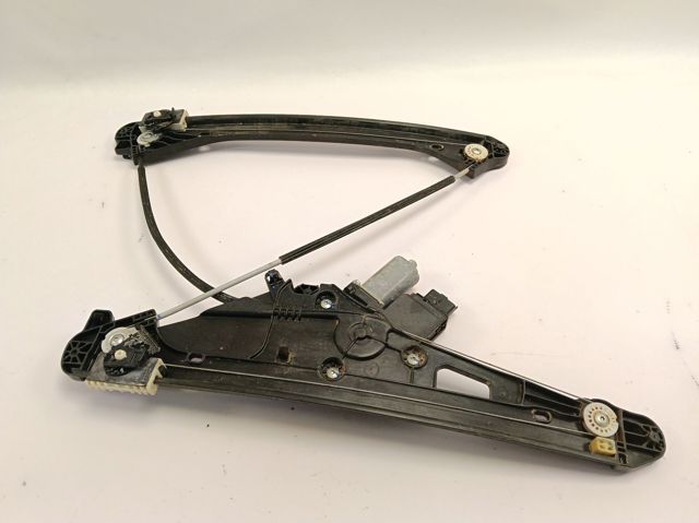 Стеклоподъемник передней двери Opel 9830320880