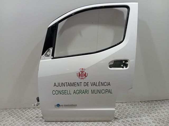 H01014FAMA Nissan/Infiniti Водительская дверь