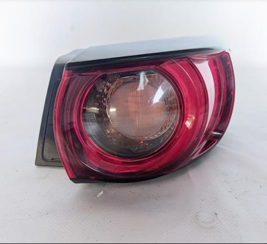 KB8M51150F Mazda Задний правый внешний фонарь