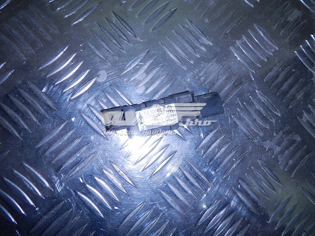 Датчик Айрбег передний Porsche 7L0909606 цена, от 3.28 USD
