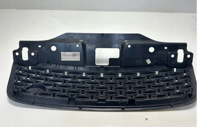 LR110606 Land Rover Решетка радиатора