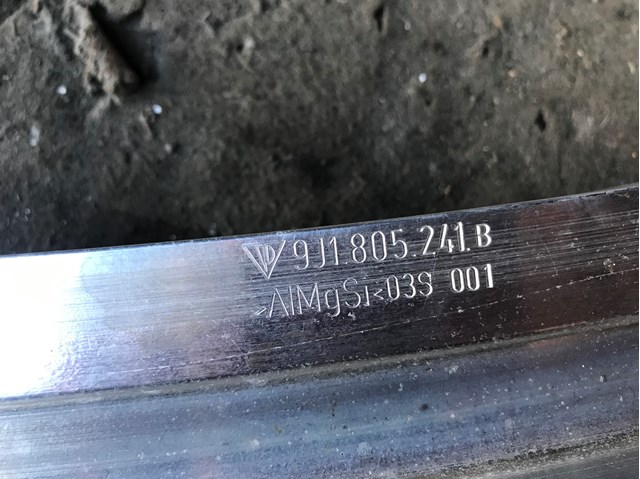 Шина бампера переднего Porsche 9J1805241B цена, от 503.67 USD