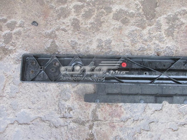 Балка радиатора нижняя Land Rover LR024295